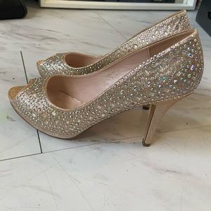 De Blossom Heels size 9 prom , sweet 16